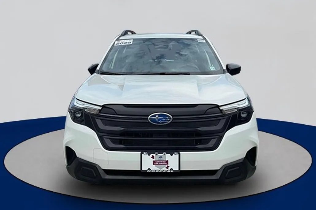 2025 Subaru Forester Base photo 1
