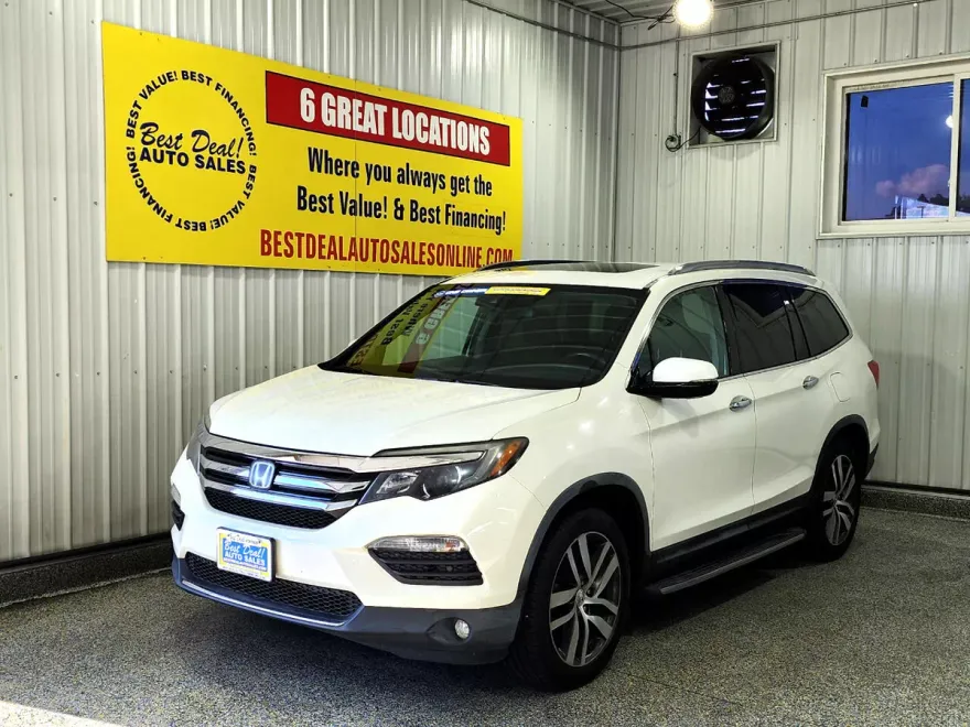 2017 Honda Pilot Touring photo 1