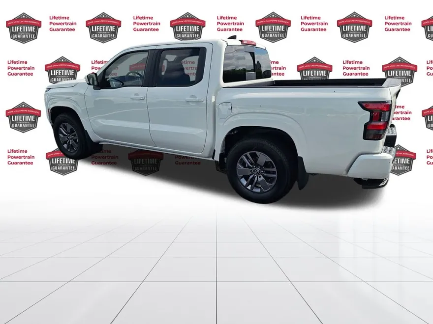 2025 Nissan Frontier SV photo 1