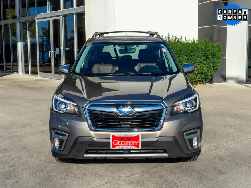 2019 Subaru Forester Touring photo 1