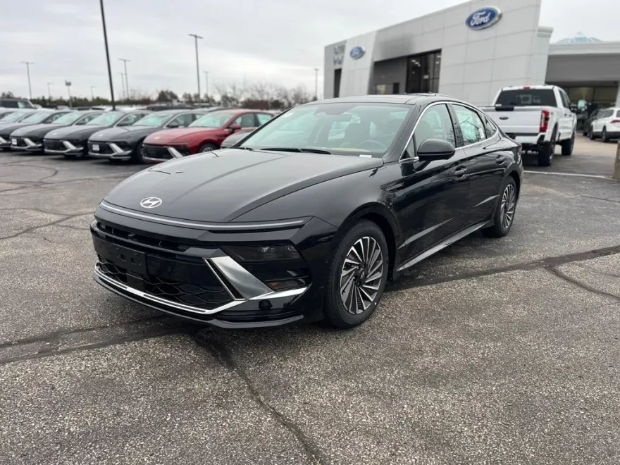 2025 Hyundai Sonata Hybrid Limited photo 1