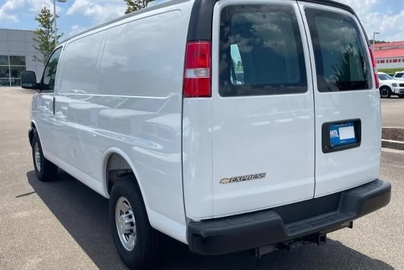 2025 Chevrolet Express Cargo 2500 photo 1