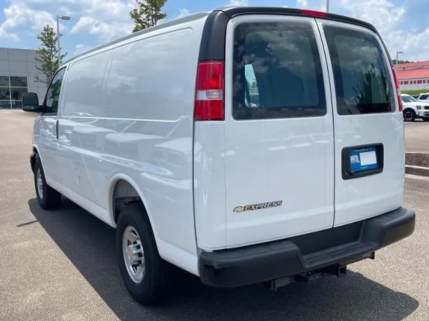 2025 Chevrolet Express Cargo 2500 photo 1