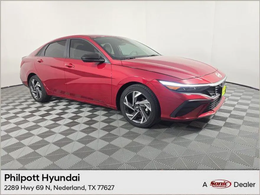 2025 Hyundai Elantra SEL Sport photo 1
