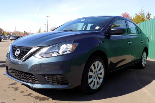 2016 Nissan Sentra S photo 3