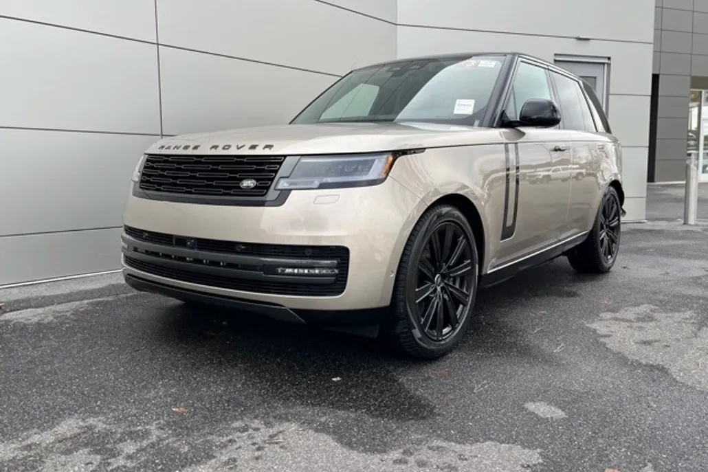 2025 Land Rover Range Rover SE photo 1