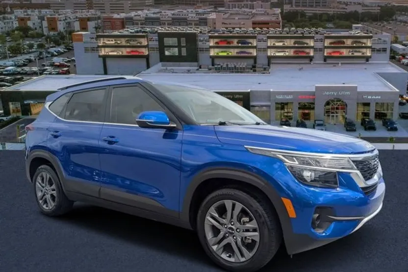2023 Kia Seltos S photo 1