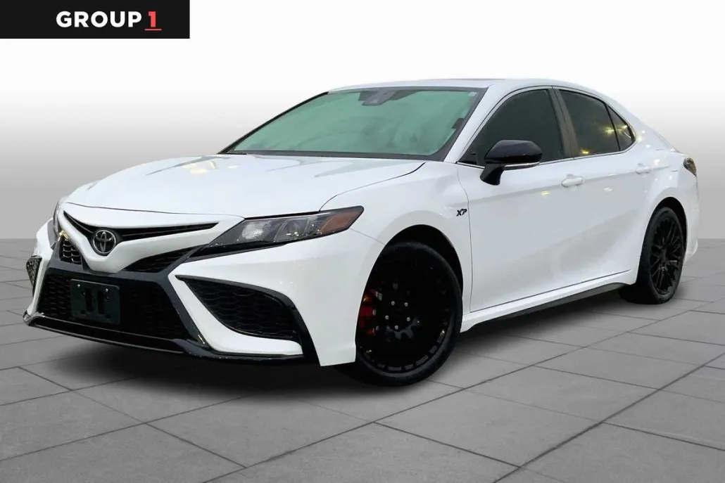 2024 Toyota Camry SE photo 1