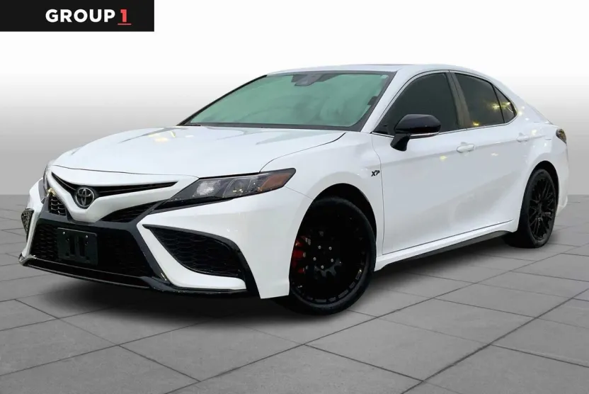 2024 Toyota Camry SE photo 1
