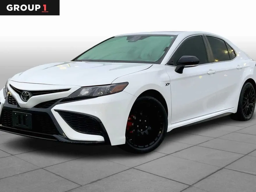 2024 Toyota Camry SE photo 1