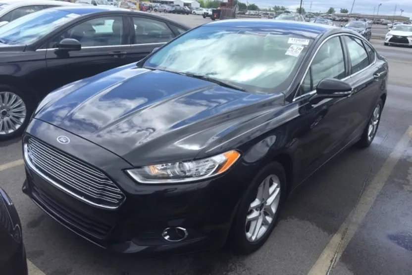 2014 Ford Fusion SE photo 1
