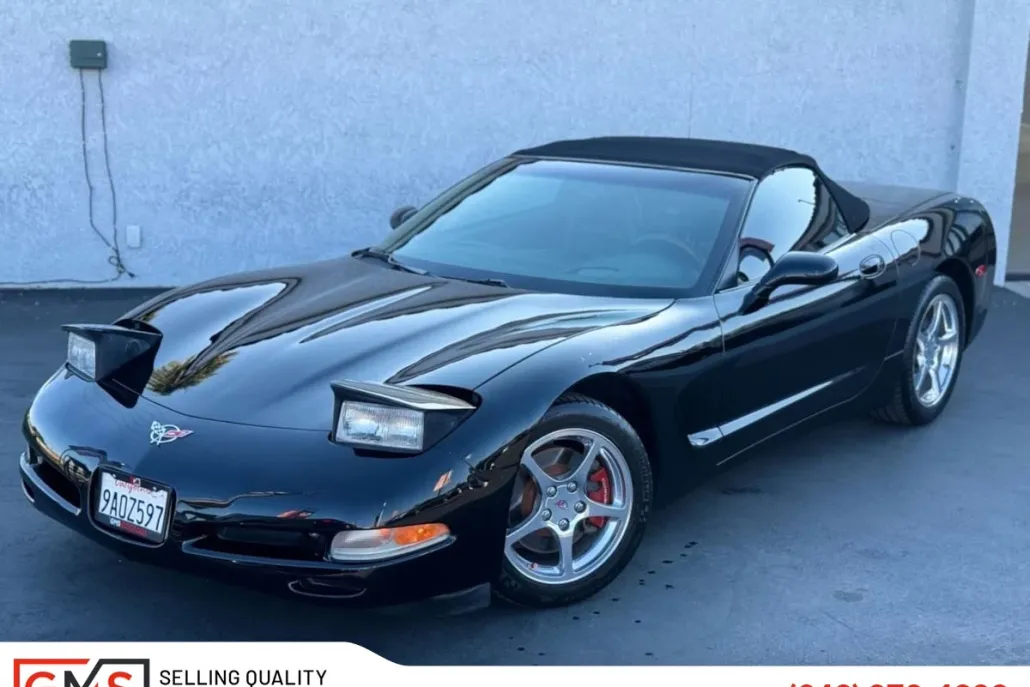 2002 Chevrolet Corvette photo 1