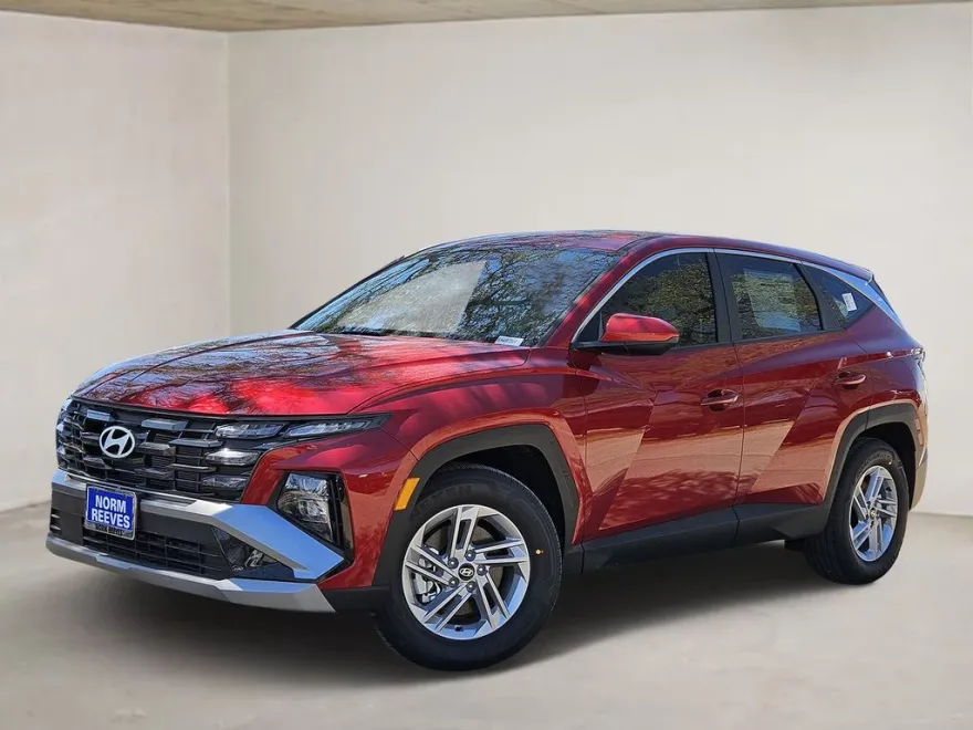 2025 Hyundai Tucson SE photo 1