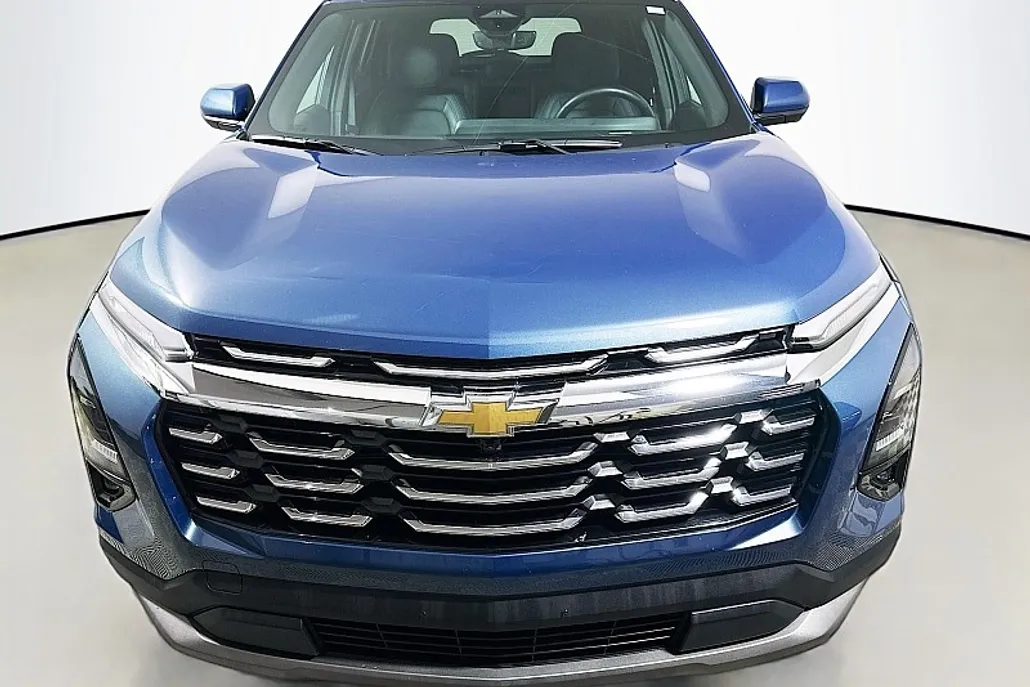2025 Chevrolet Equinox LT photo 1