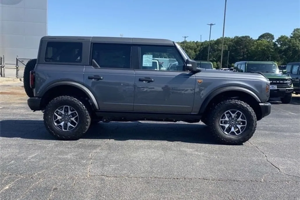 2025 Ford Bronco Badlands photo 1