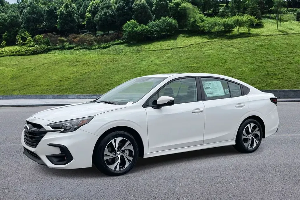 2025 Subaru Legacy Premium photo 1