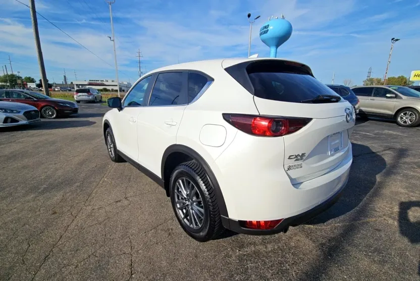 2017 Mazda CX-5 Touring photo 1