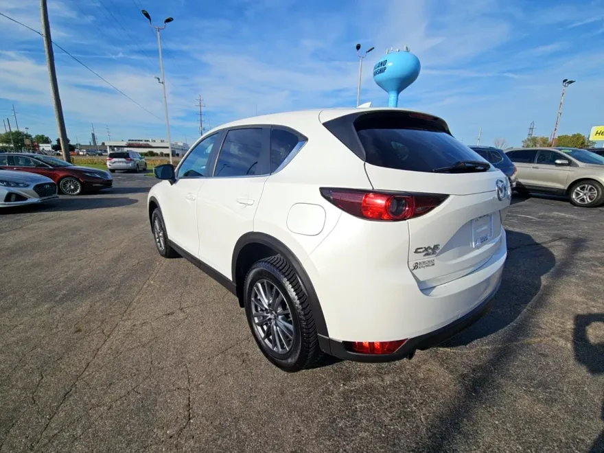 2017 Mazda CX-5 Touring photo 1