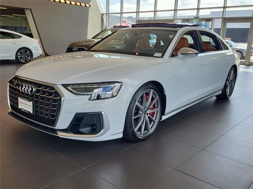 2025 Audi S8 4.0T photo 1
