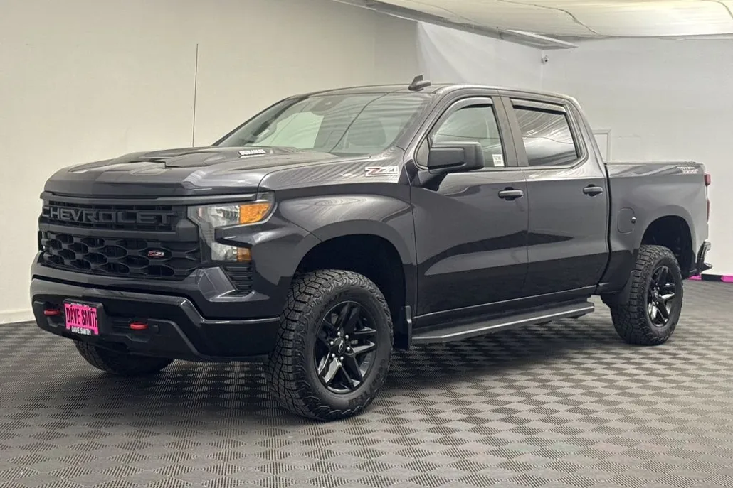 2023 Chevrolet Silverado 1500 Custom Trail Boss photo 1