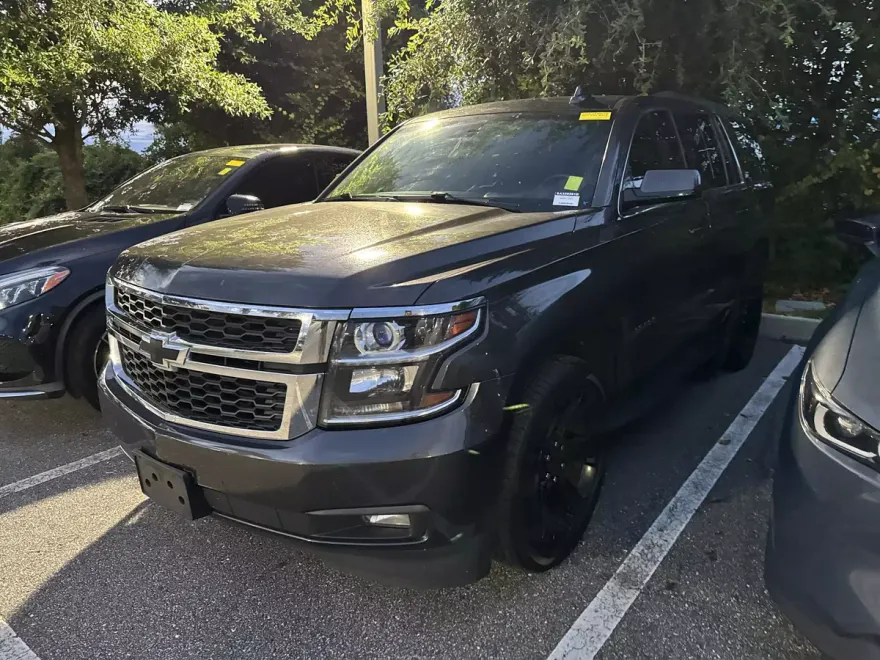 2017 Chevrolet Tahoe LT photo 1