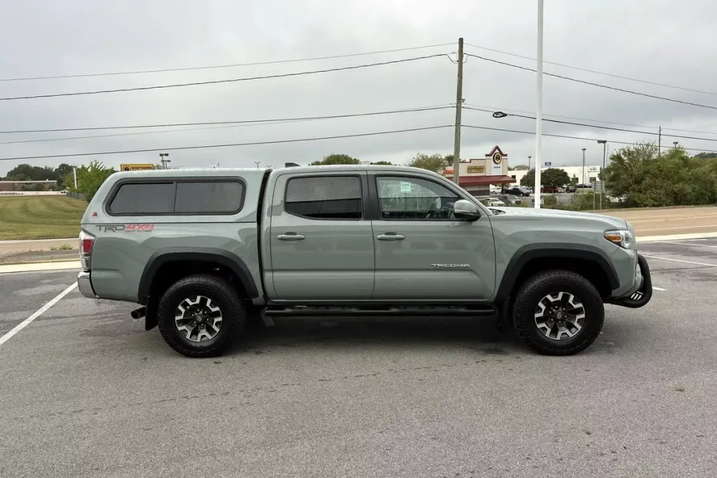 2023 Toyota Tacoma SR 4x4 Double Cab V6 photo 1