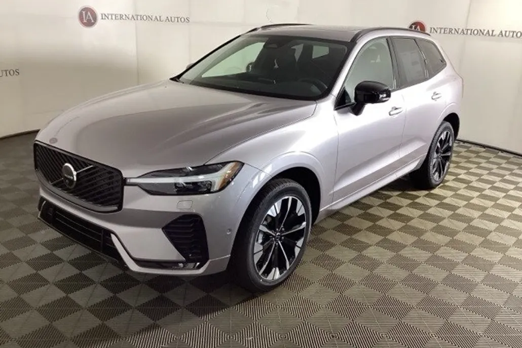 2026 Volvo XC60 B5 Plus photo 1