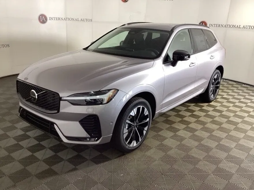 2026 Volvo XC60 B5 Plus photo 1