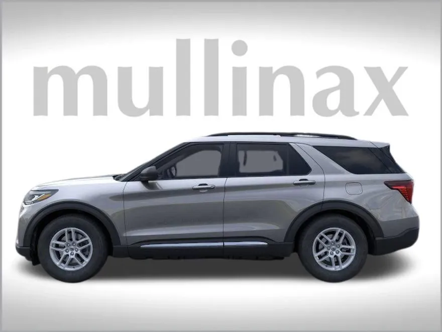 2025 Ford Explorer photo 1