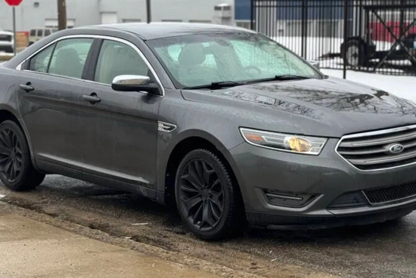 2015 Ford Taurus Limited photo 1