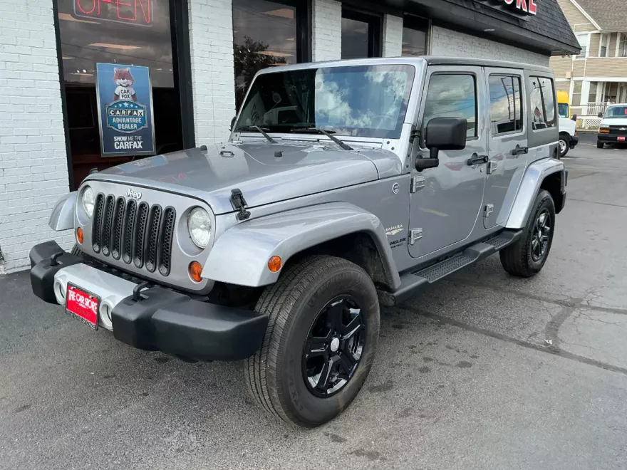 2013 Jeep Wrangler Sahara photo 1