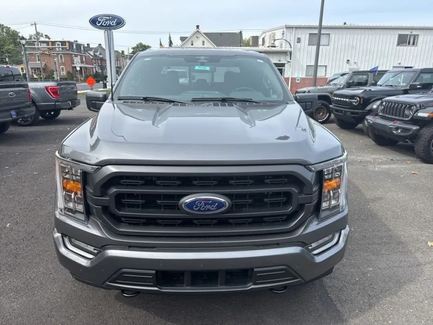 2023 Ford F-150 XLT photo 1