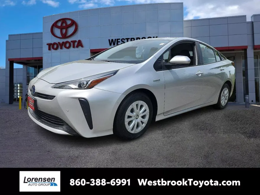 2022 Toyota Prius LE photo 1