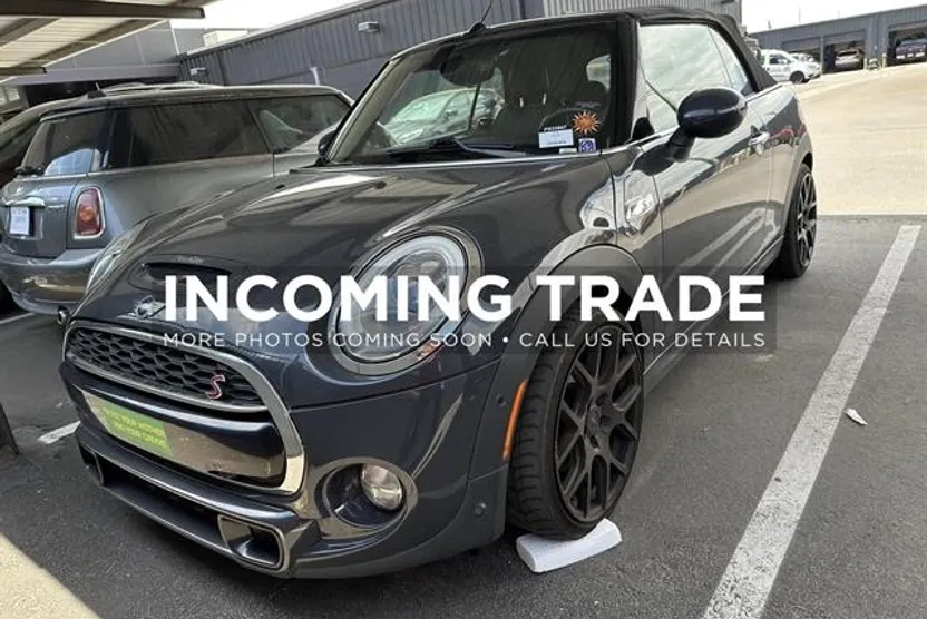 2018 Mini Cooper Convertible S photo 1