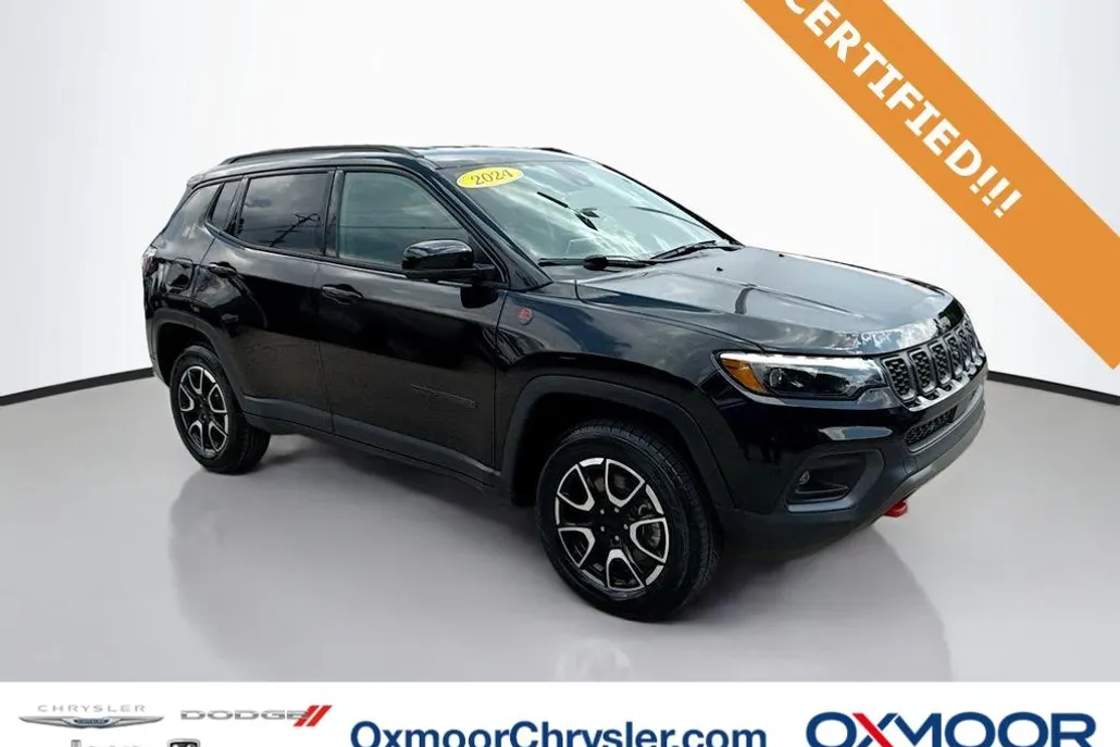 2024 Jeep Compass Trailhawk photo 1