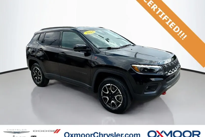 2024 Jeep Compass Trailhawk photo 1