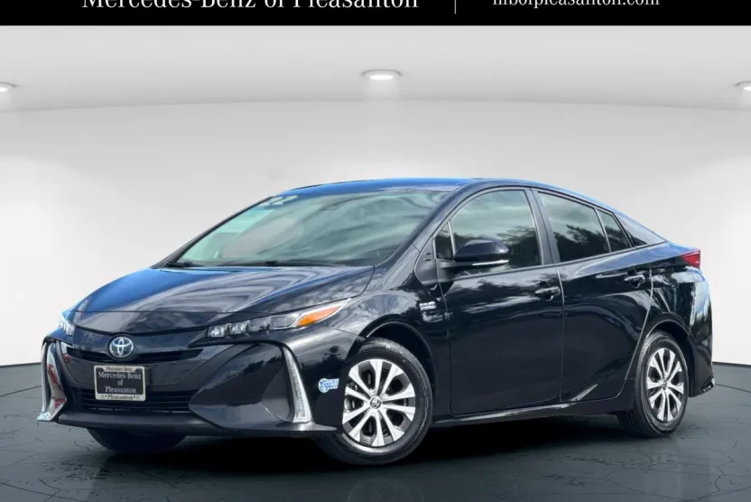 2022 Toyota Prius Prime LE photo 1