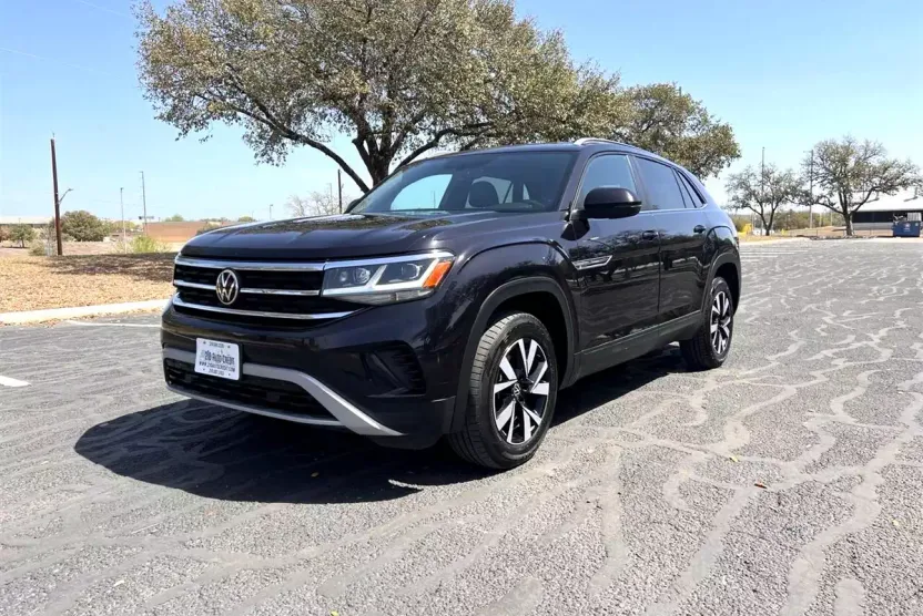 2020 Volkswagen Atlas Cross Sport SE photo 1
