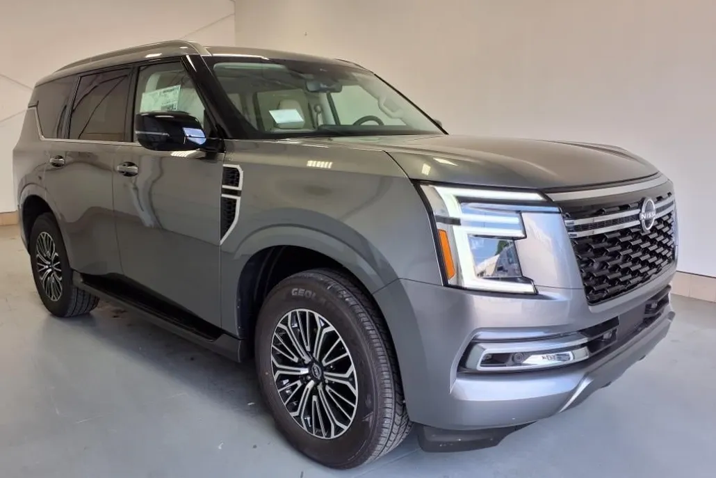 2025 Nissan Armada Platinum photo 1