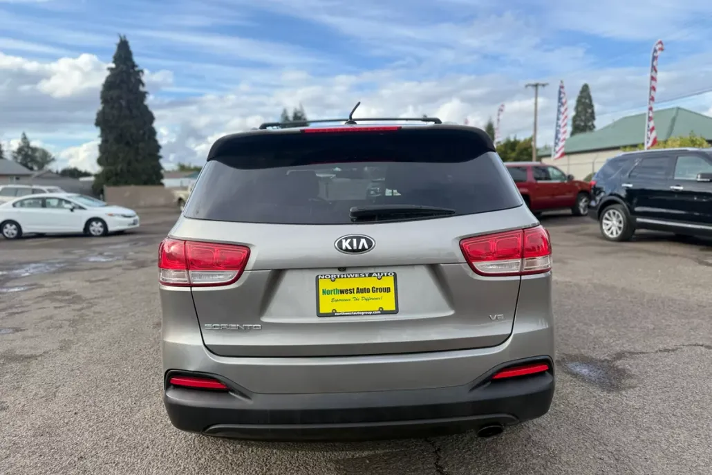 2016 Kia Sorento LX photo 1