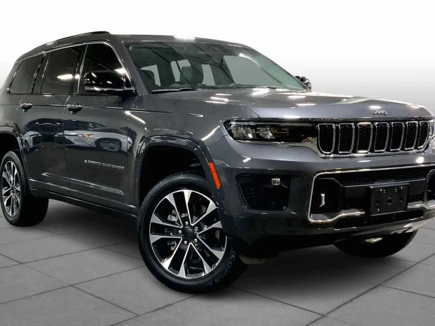 2023 Jeep Grand Cherokee Overland photo 1