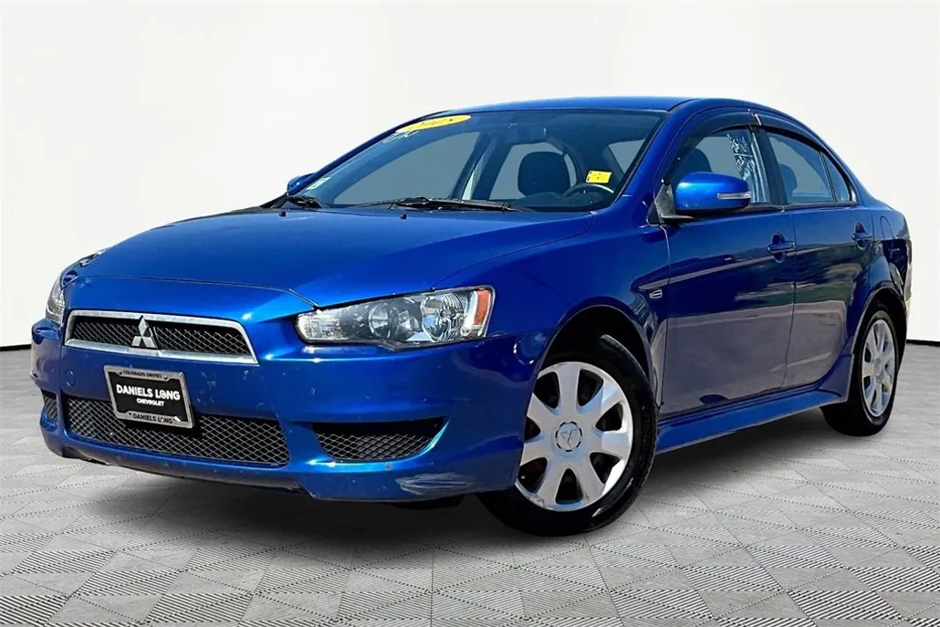 2015 Mitsubishi Lancer ES photo 1