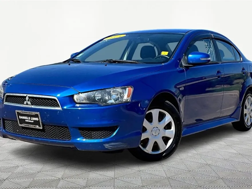 2015 Mitsubishi Lancer ES photo 1