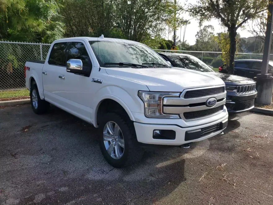2018 Ford F-150 Platinum photo 1