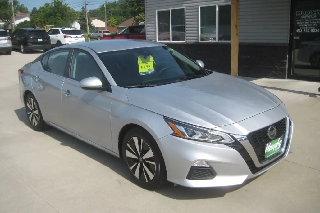 2021 Nissan Altima 2.5 SV photo 1