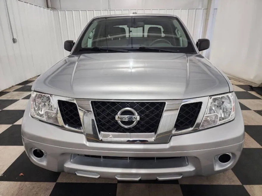 2016 Nissan Frontier SV photo 1