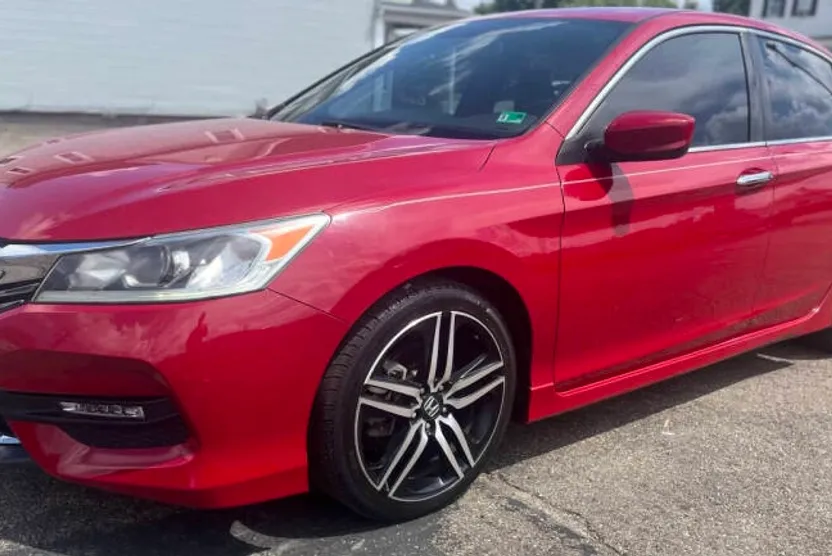 2017 Honda Accord Sport photo 1