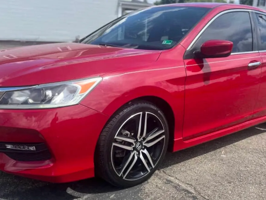 2017 Honda Accord Sport photo 1