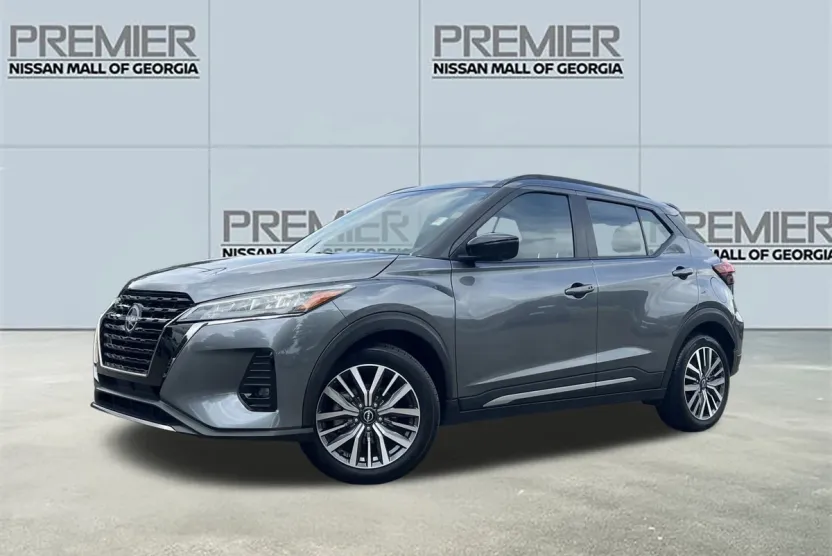 2024 Nissan Kicks SR photo 1