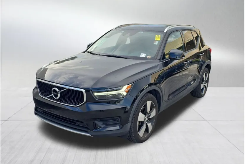 2019 Volvo XC40 T5 Momentum photo 1